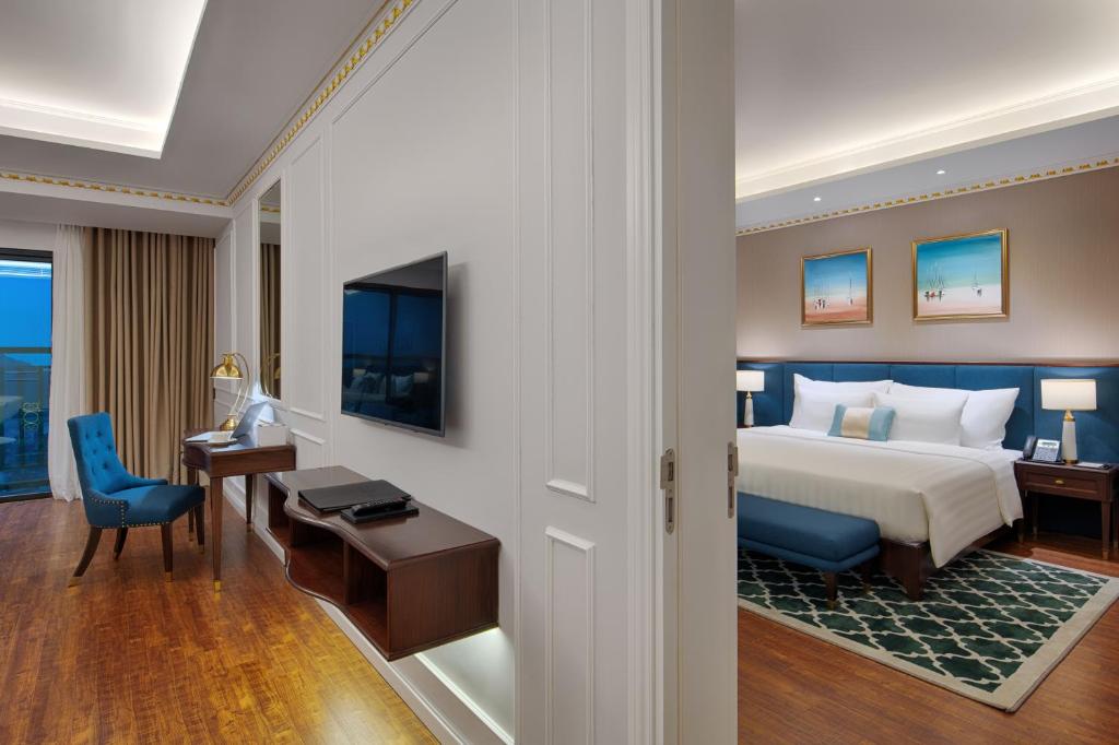 FLC Grand Hotel Hạ Long - VINASTAY